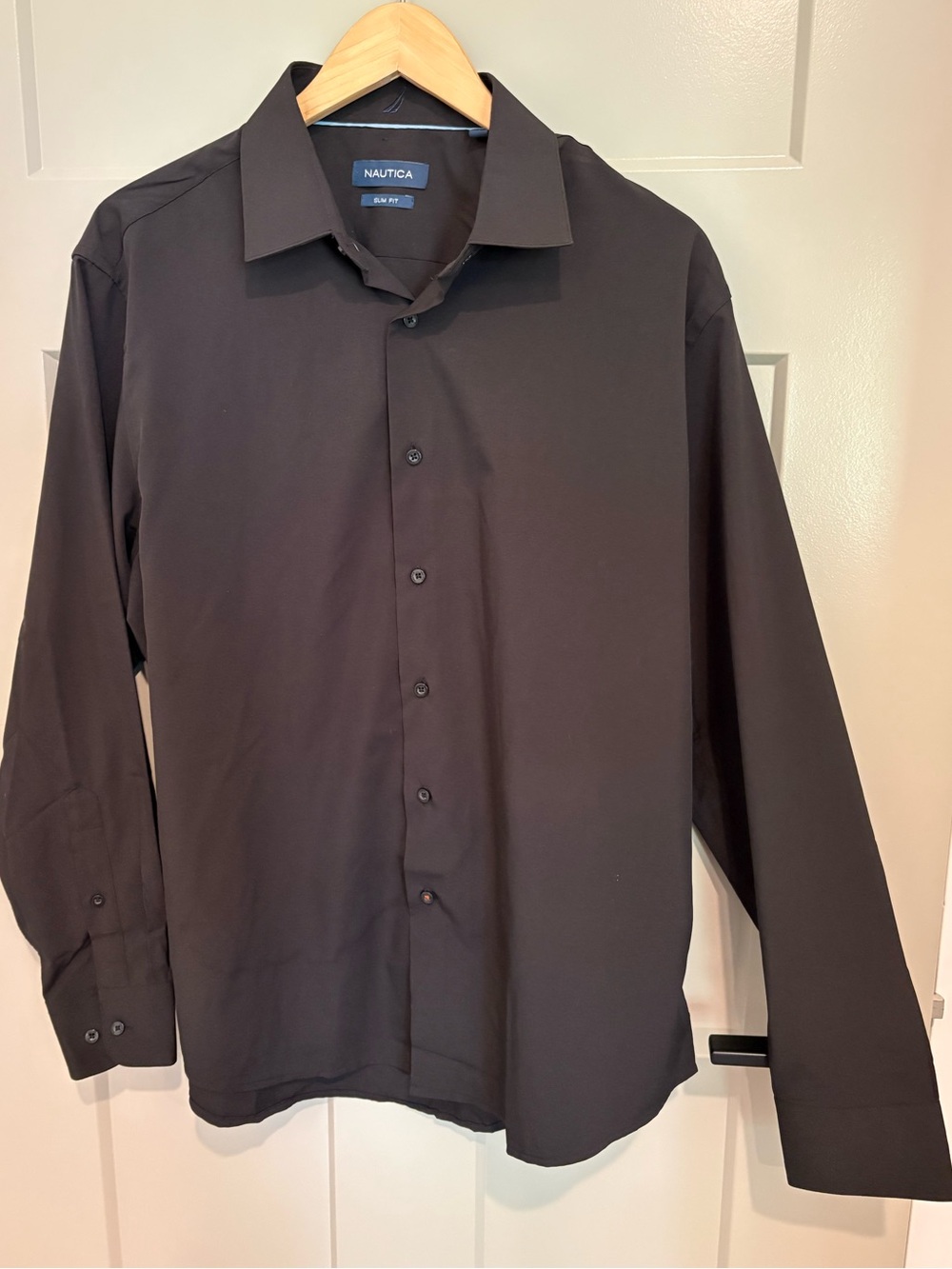 Nautica Men's Black Long-Sleeve Dress Shirt